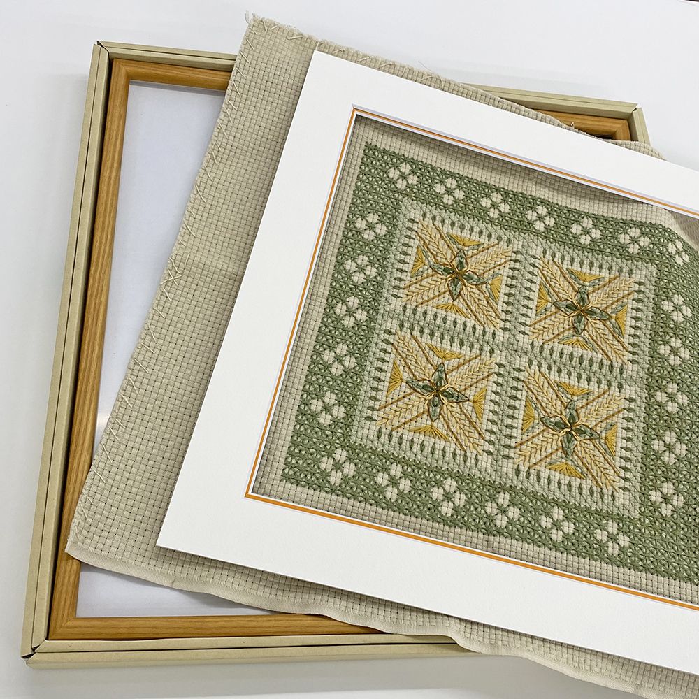刺繍の額装術 | 額縁のタカハシ