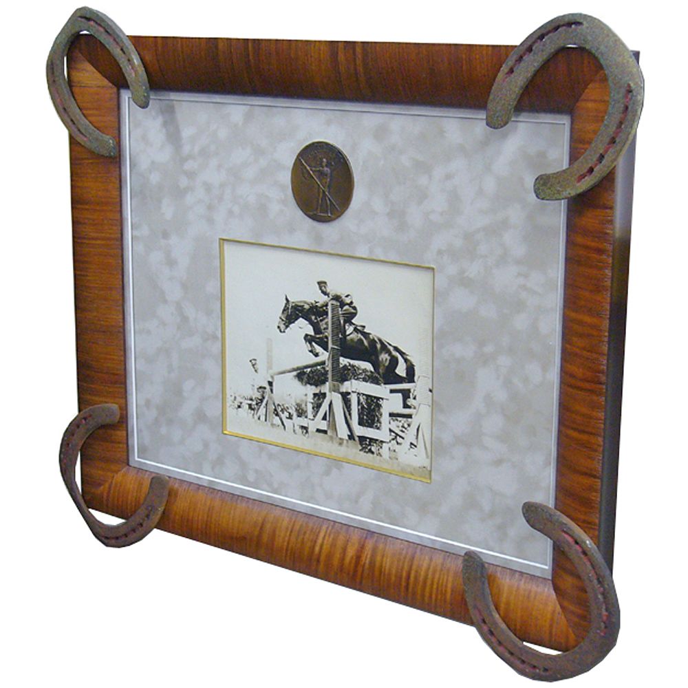 馬術競技の蹄鉄と写真等