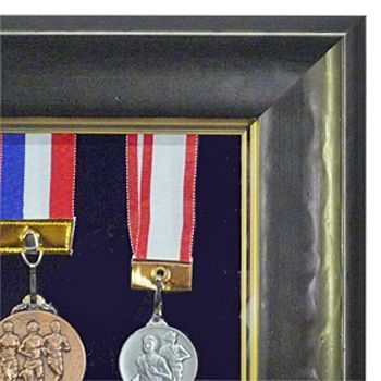 たくさんのメダル