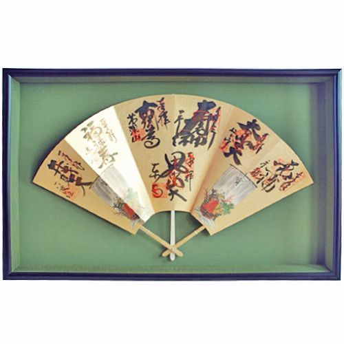 大きな扇子を立体額に