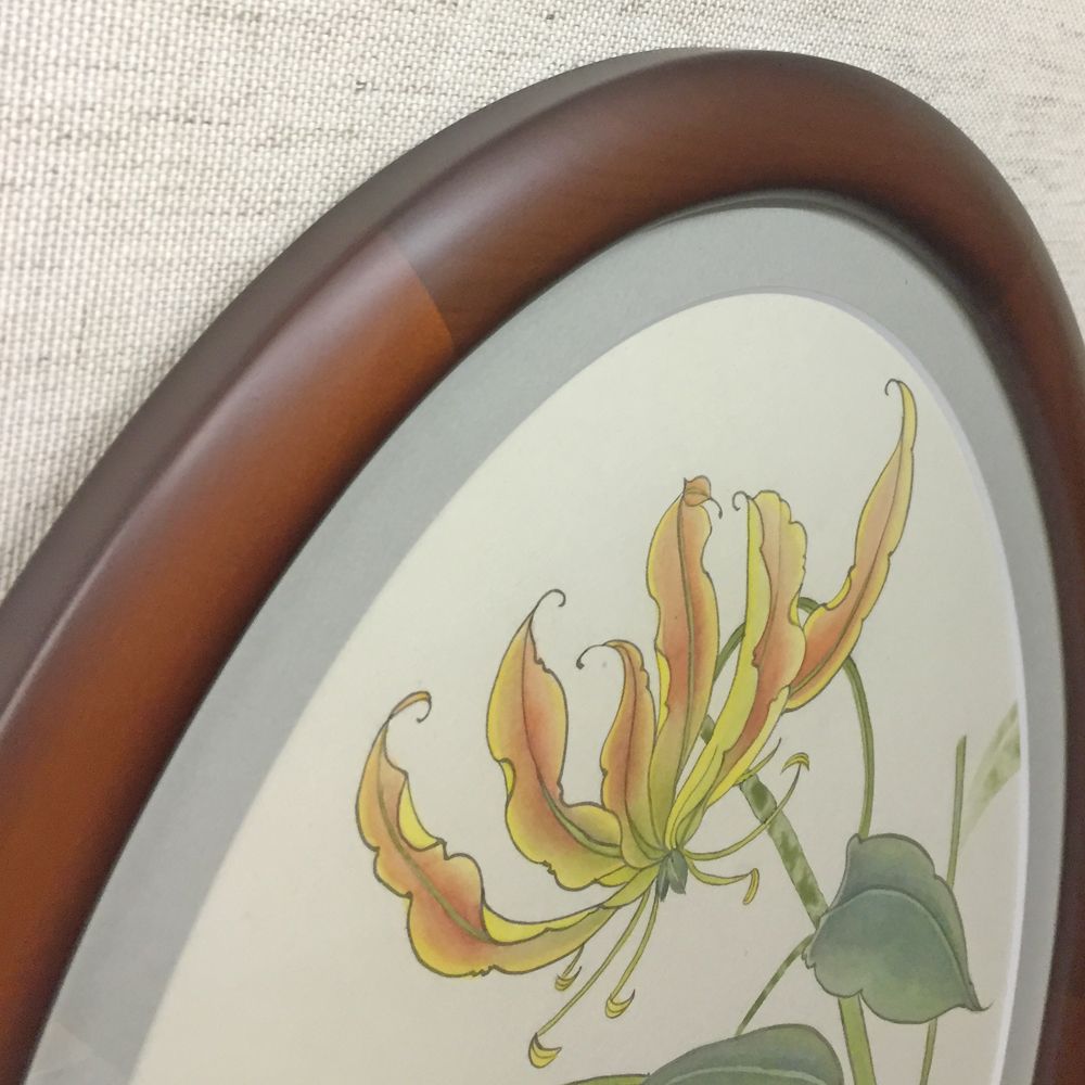 楕円額に植物画を額装