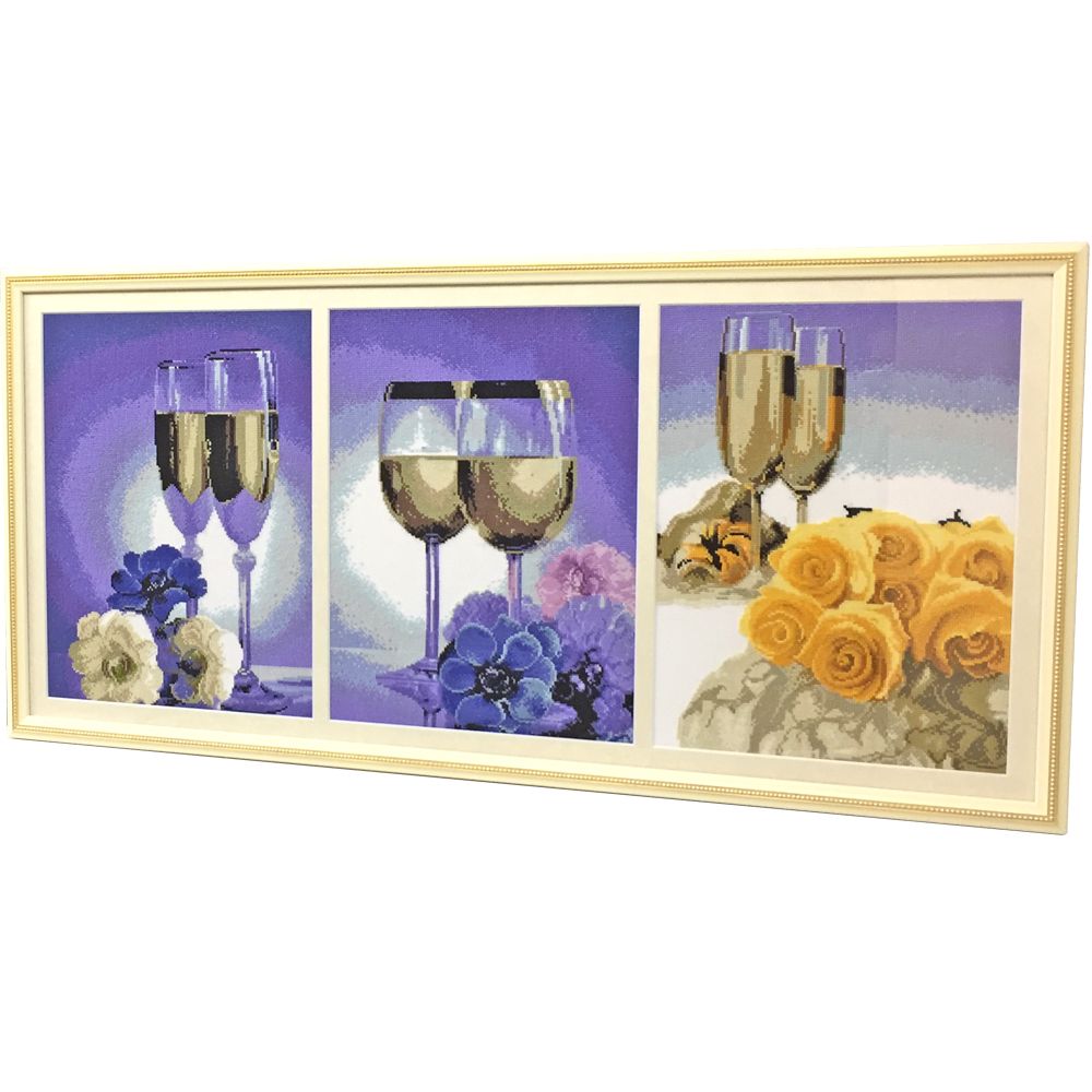 3枚続きのクロスステッチ