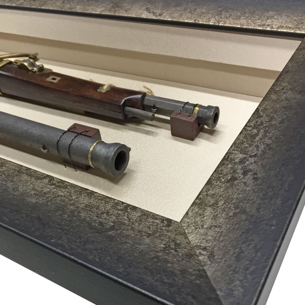 額装実例4 火縄銃のレプリカ