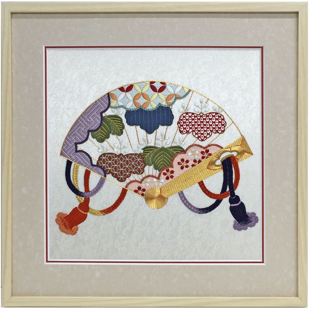 ボードに張られた刺繍