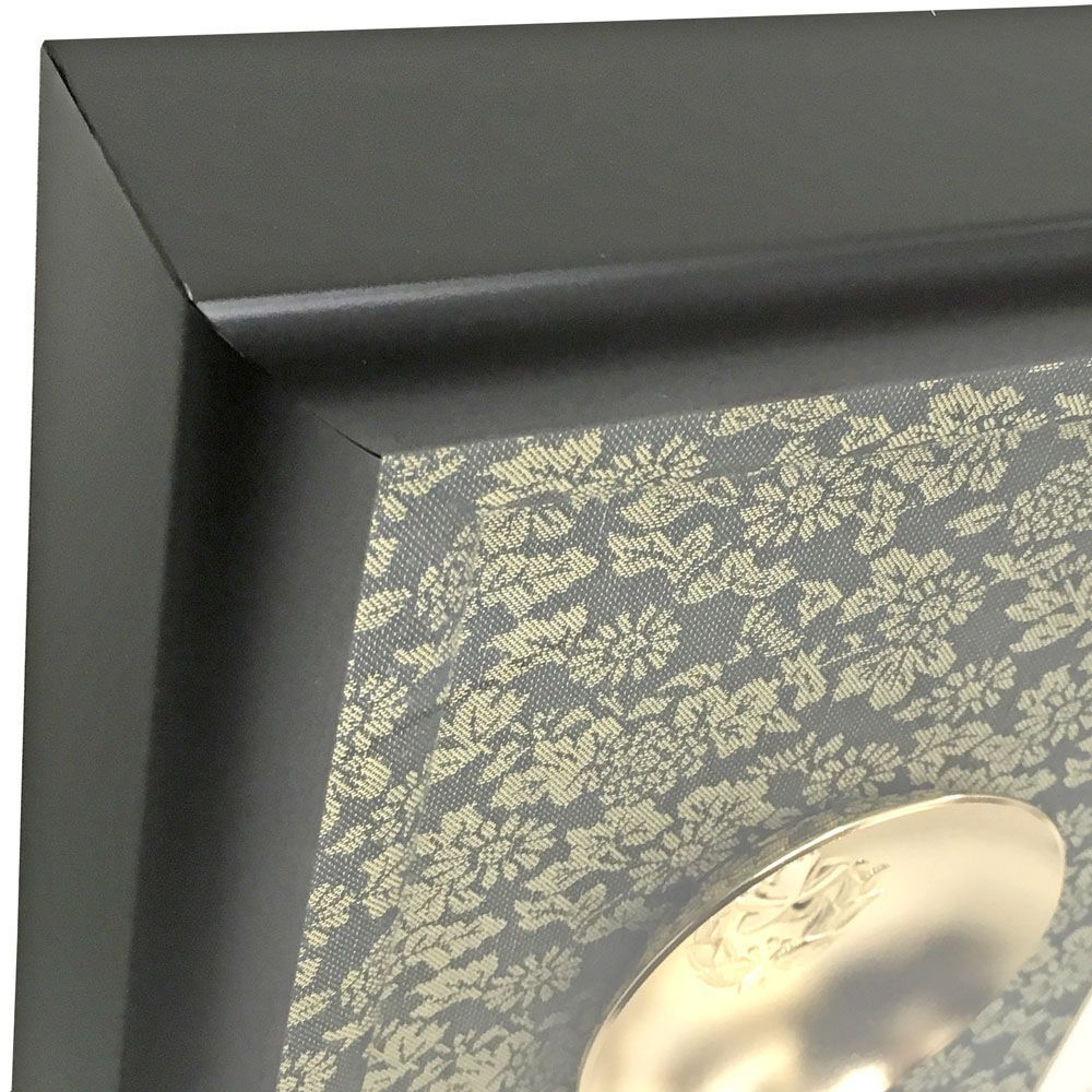 予備自衛官表彰 金杯と賞状