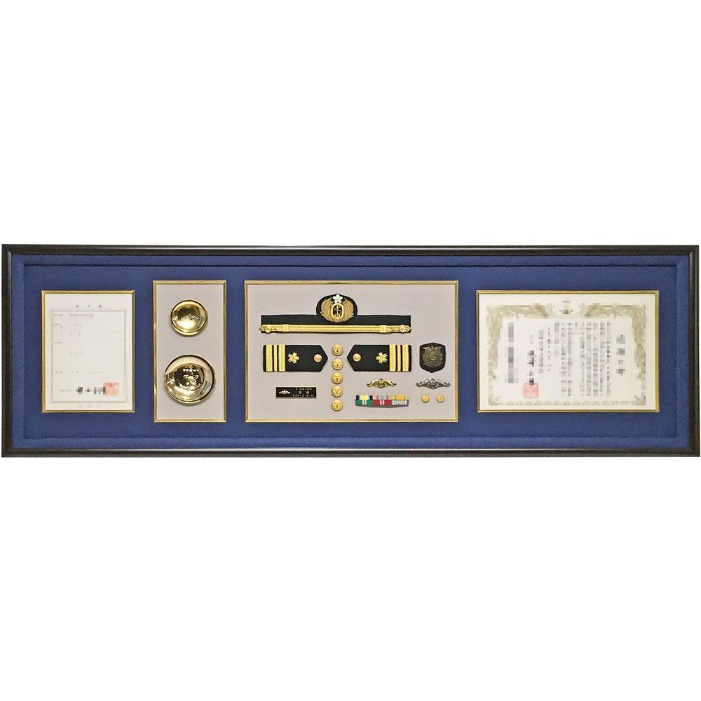 盃と賞状 階級章