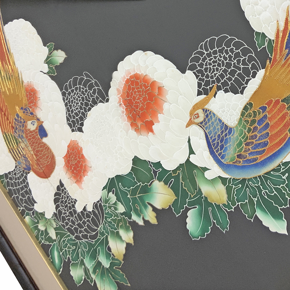 額装実例3 着物 前身頃から後身頃の刺繍