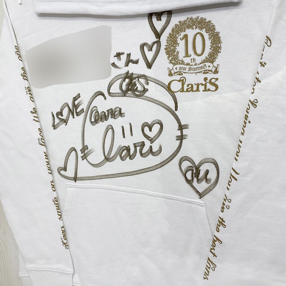額装実例3 ClariS10th サイン入パーカー