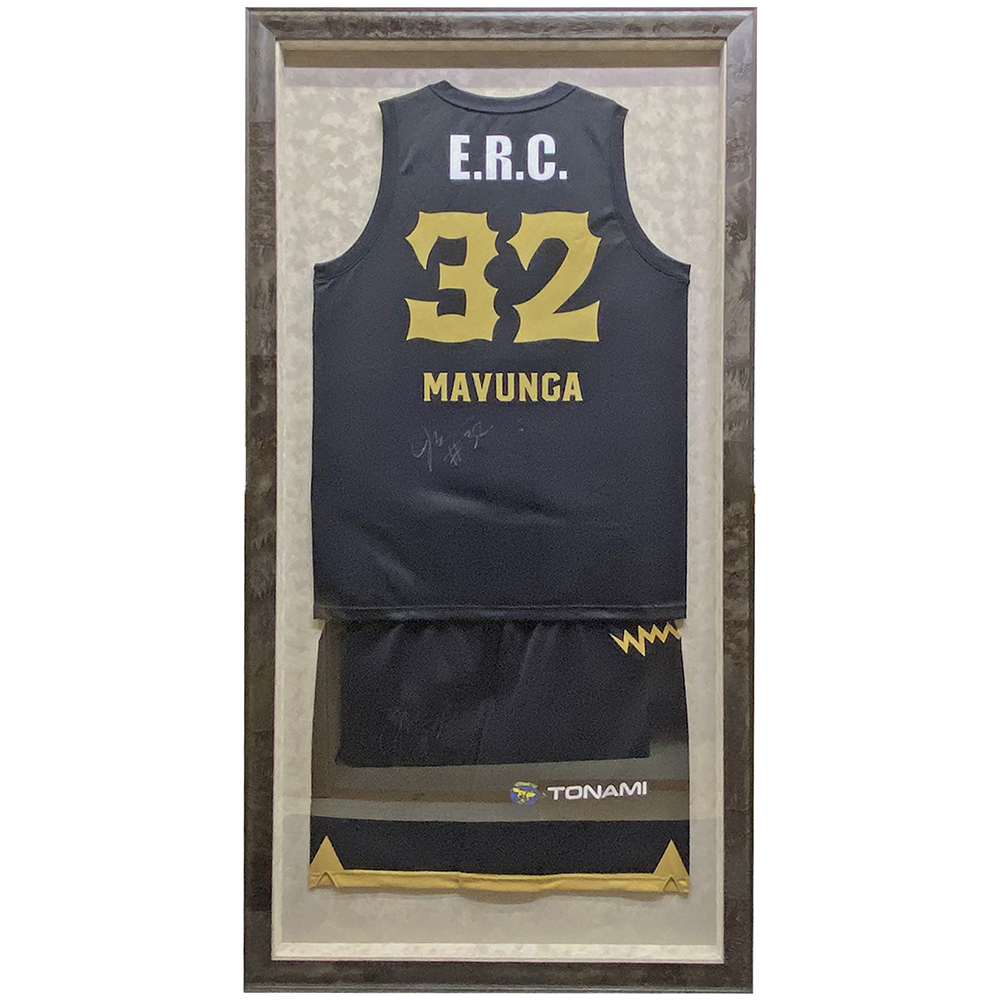 額装実例6 Bリーグ 富山グラウジーズ