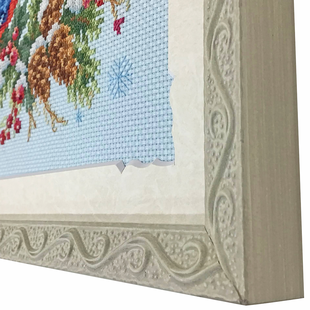 小鳥とリースの刺しゅう