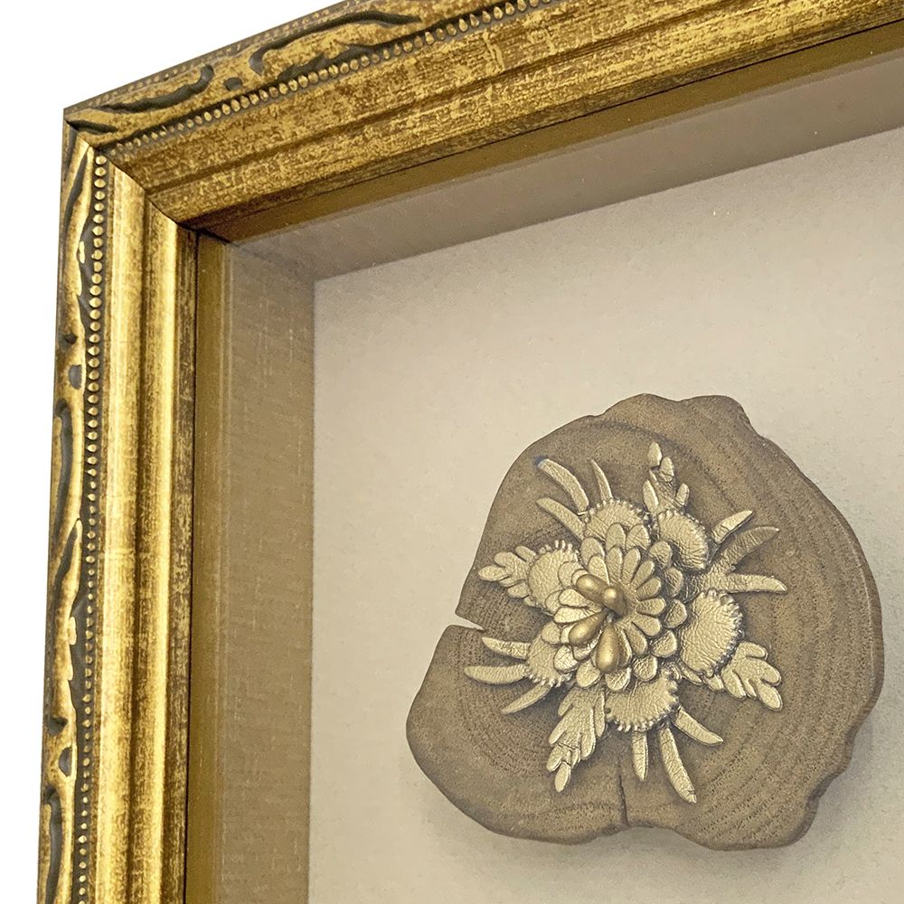 形見分けのブローチ