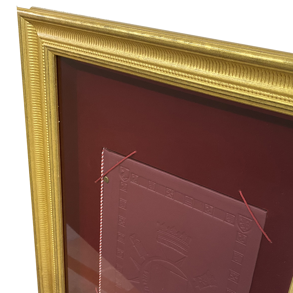 革のバインダーと表彰状