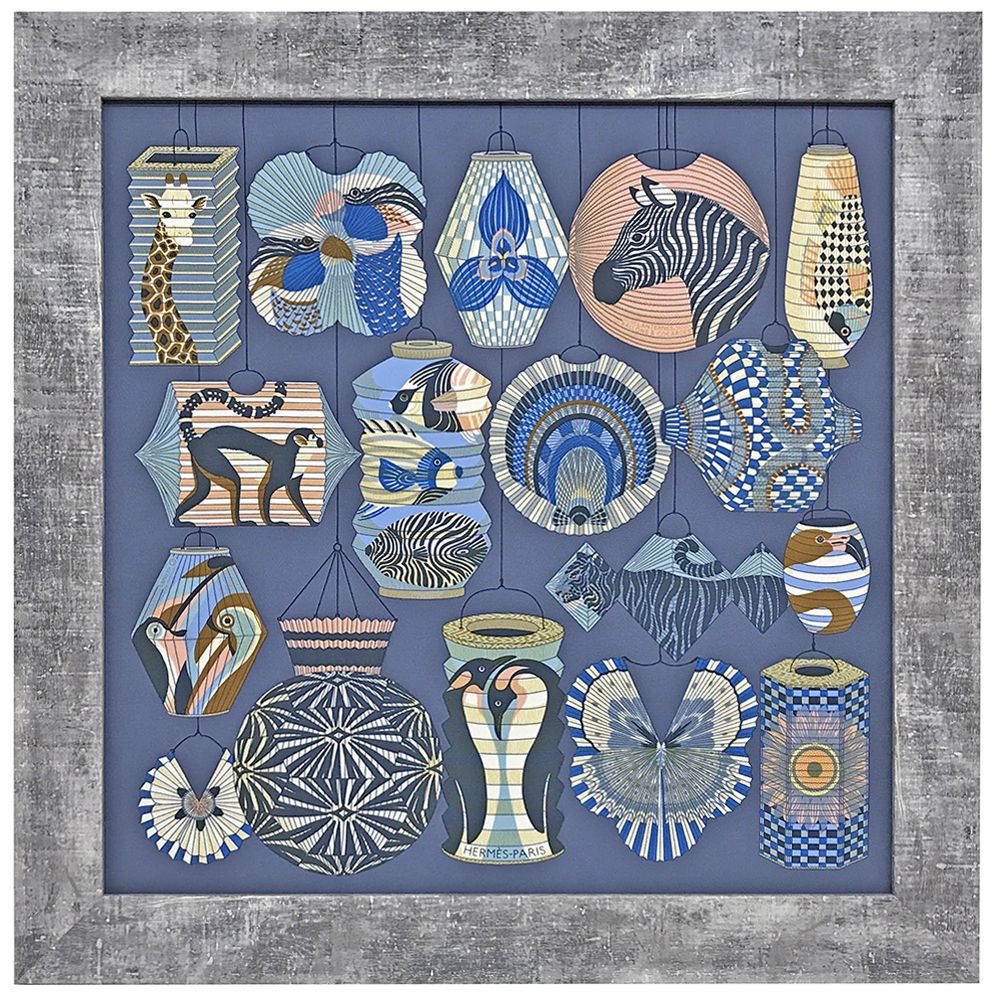 ランタン、風船、帽章