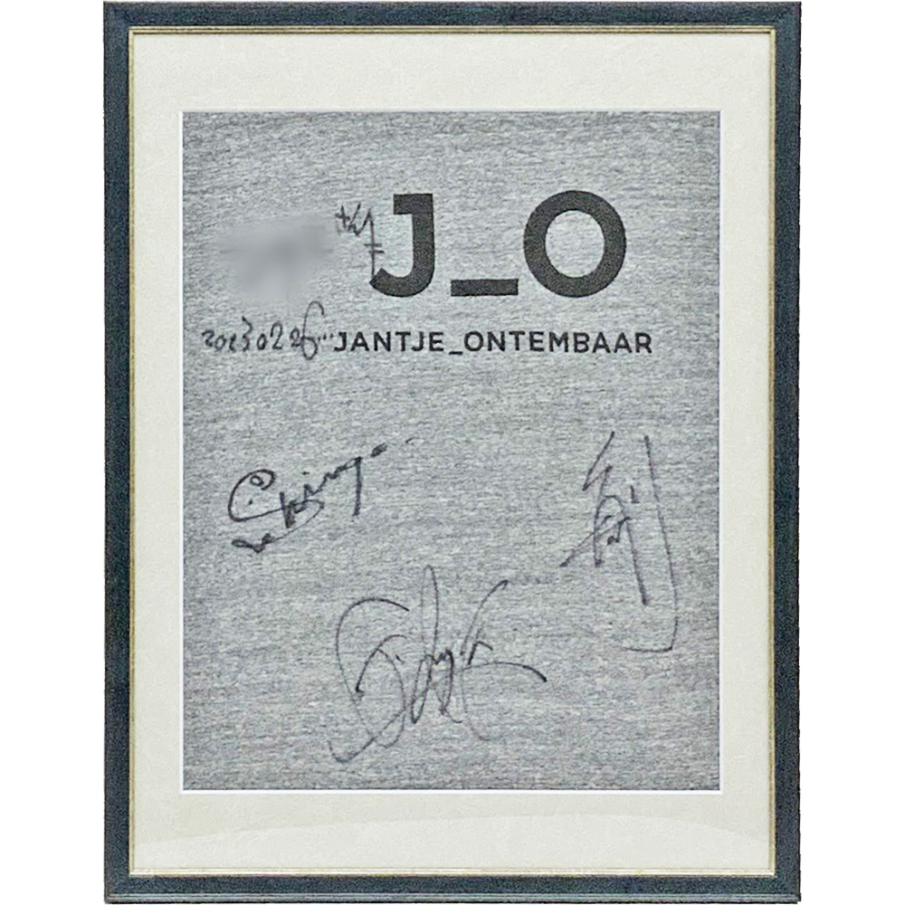 J_O サイン入りTシャツ