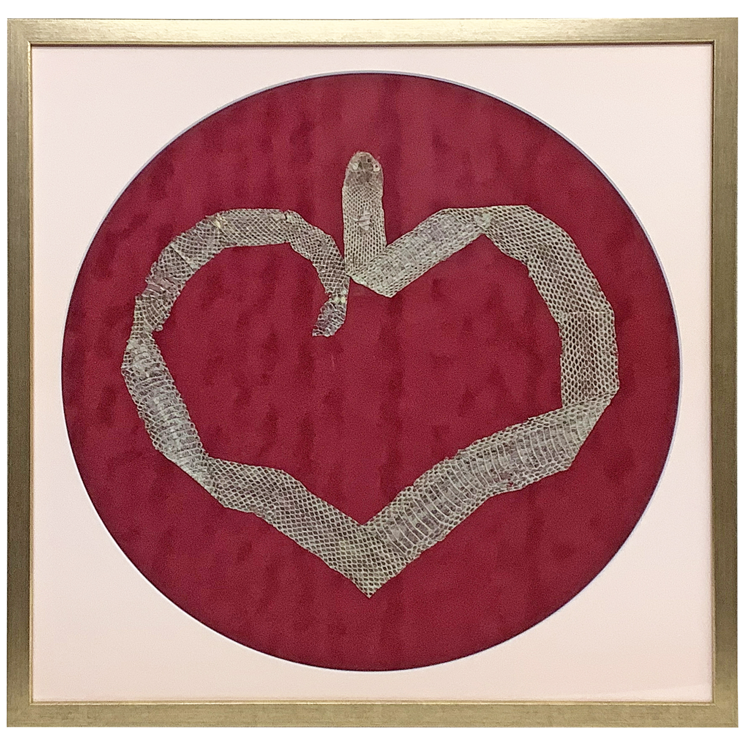 蛇の抜け殻 ハート形