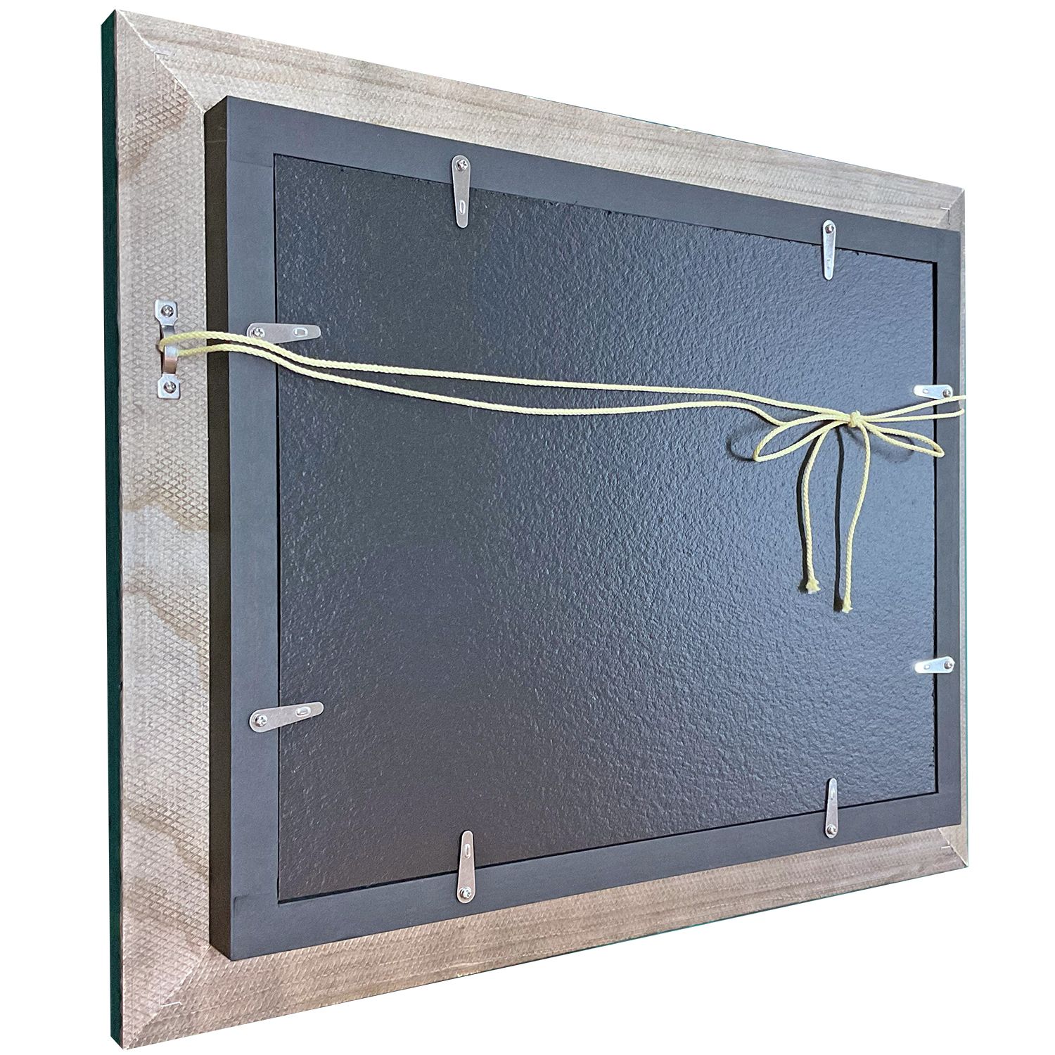 額装実例4 進撃の巨人 リヴァイのスカーフとエルヴィンのループタイ