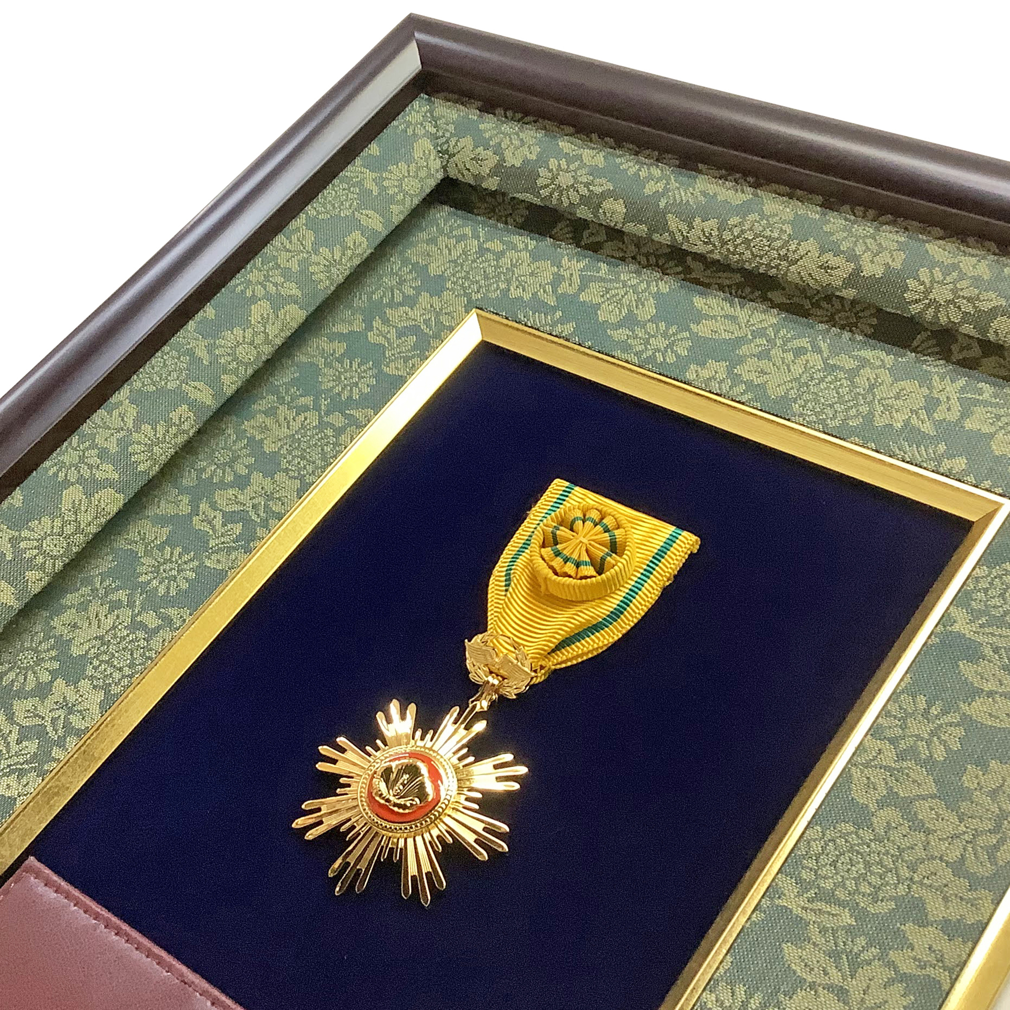 額装実例2 韓国 国民勲章と勲章証