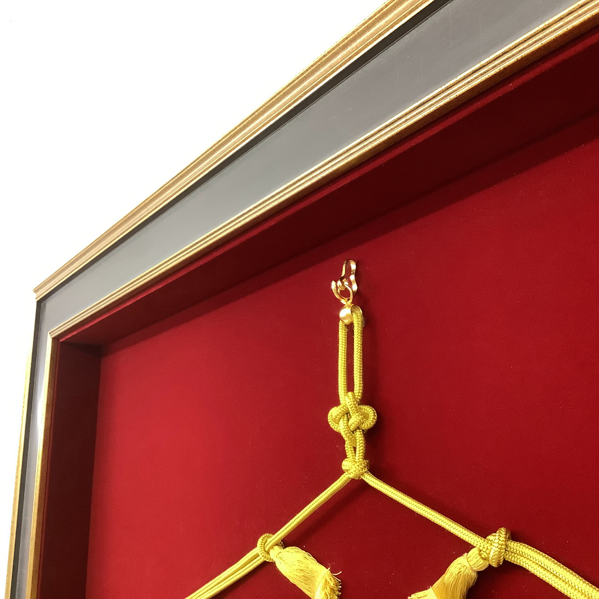 額装実例2 社旗(社章旗) 水道機工株式会社様