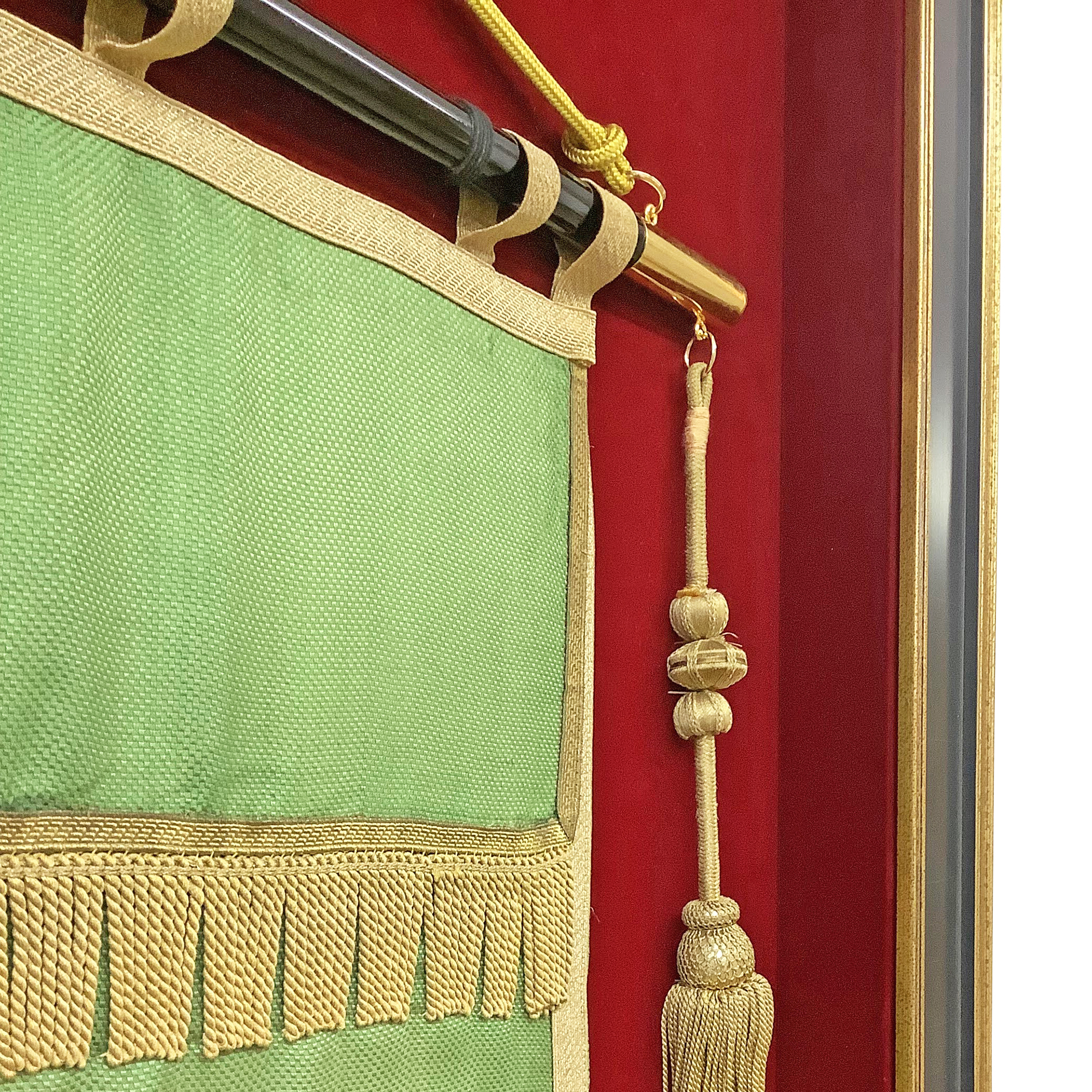 額装実例6 社旗(社章旗) 水道機工株式会社様