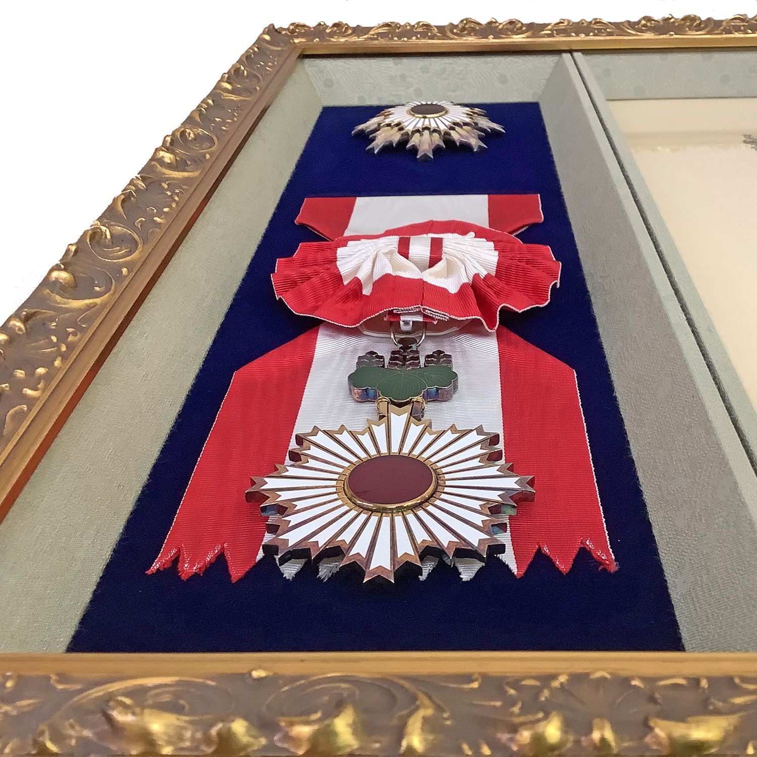 旭日大綬章 コンパクトに