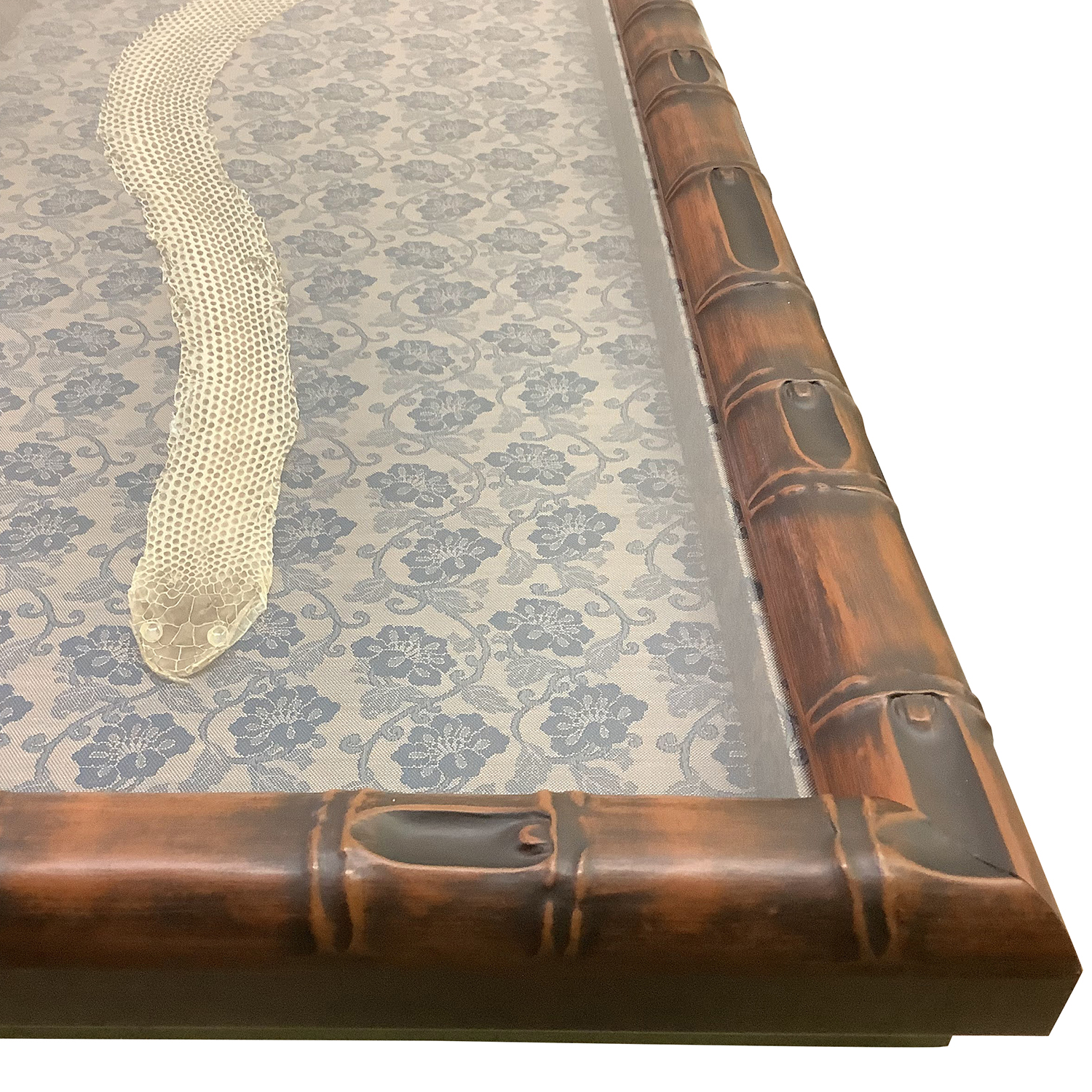 蛇の抜け殻 どんす和柄で