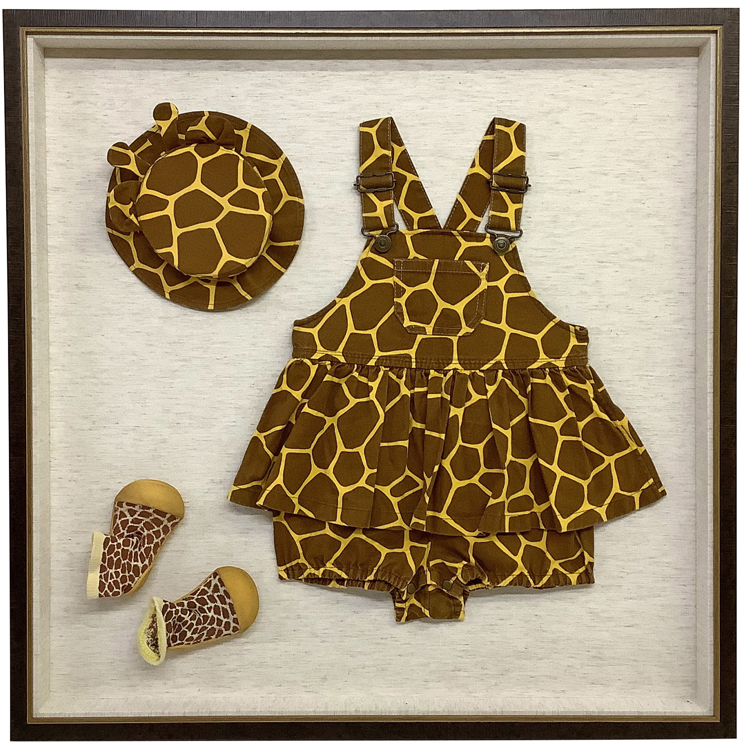 キリン柄の子供服とファーストシューズ