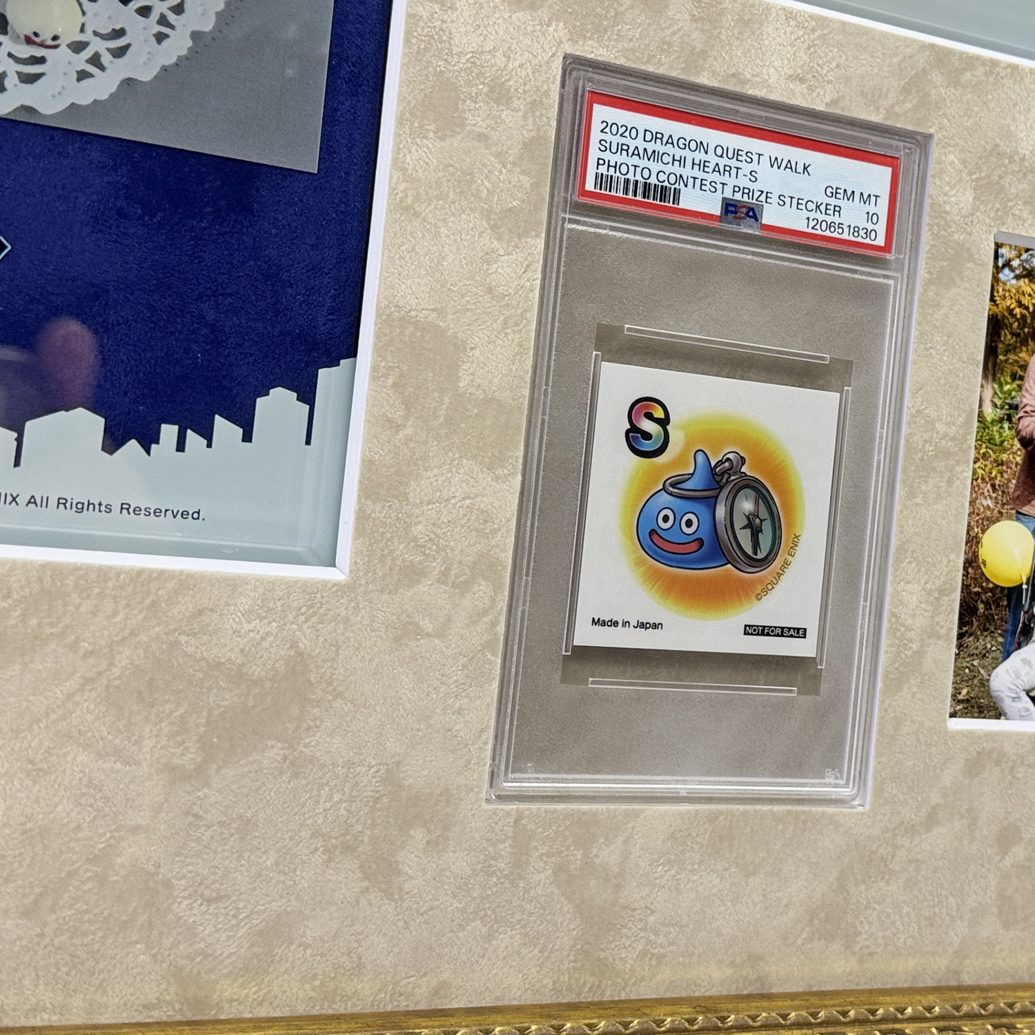 額装実例6 DQウォーク フォトアワード ガラス楯