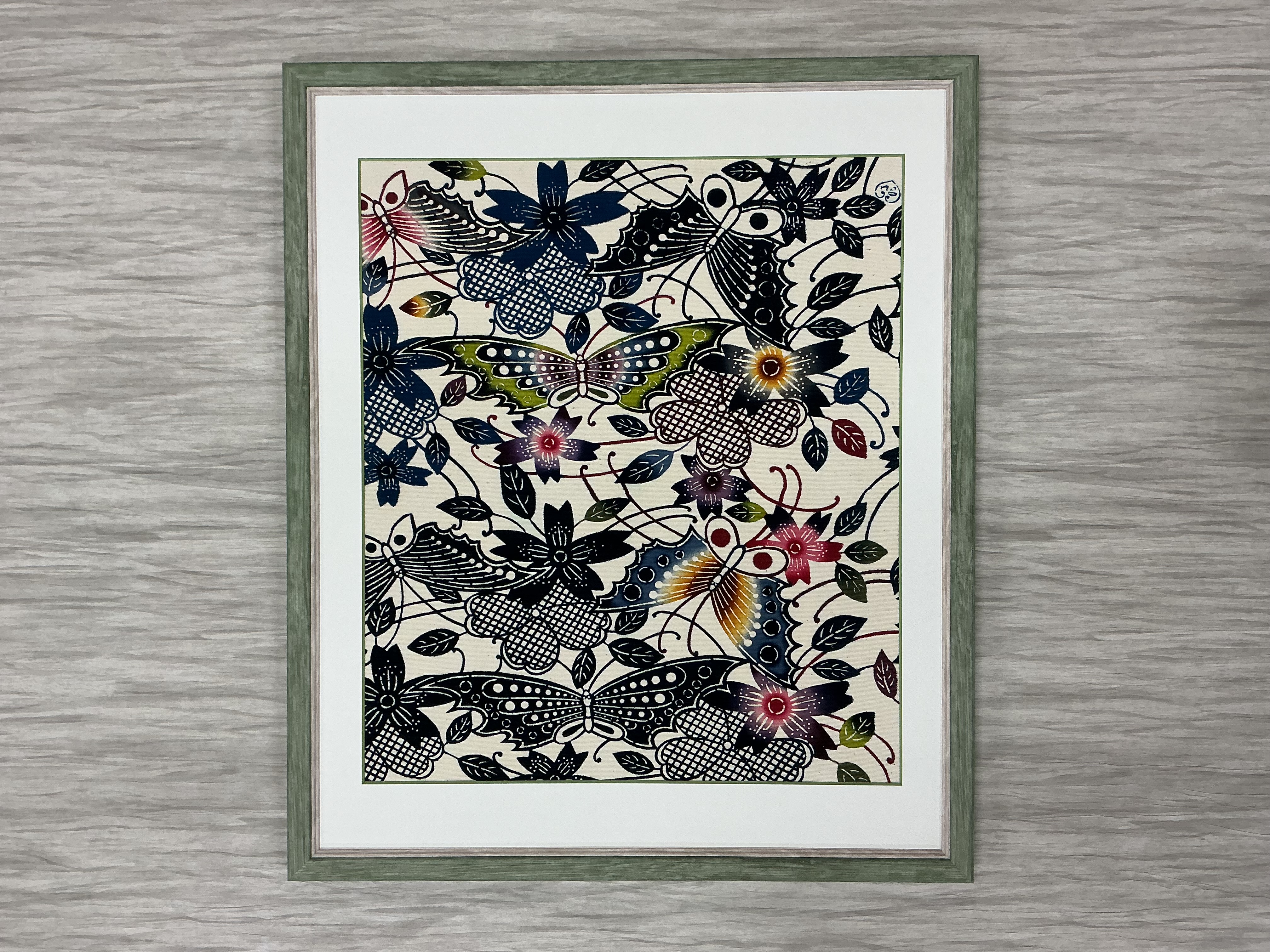 fra-me 蝶が染色された布を裏打ちして額装しました 額縁のタカハシ松本店