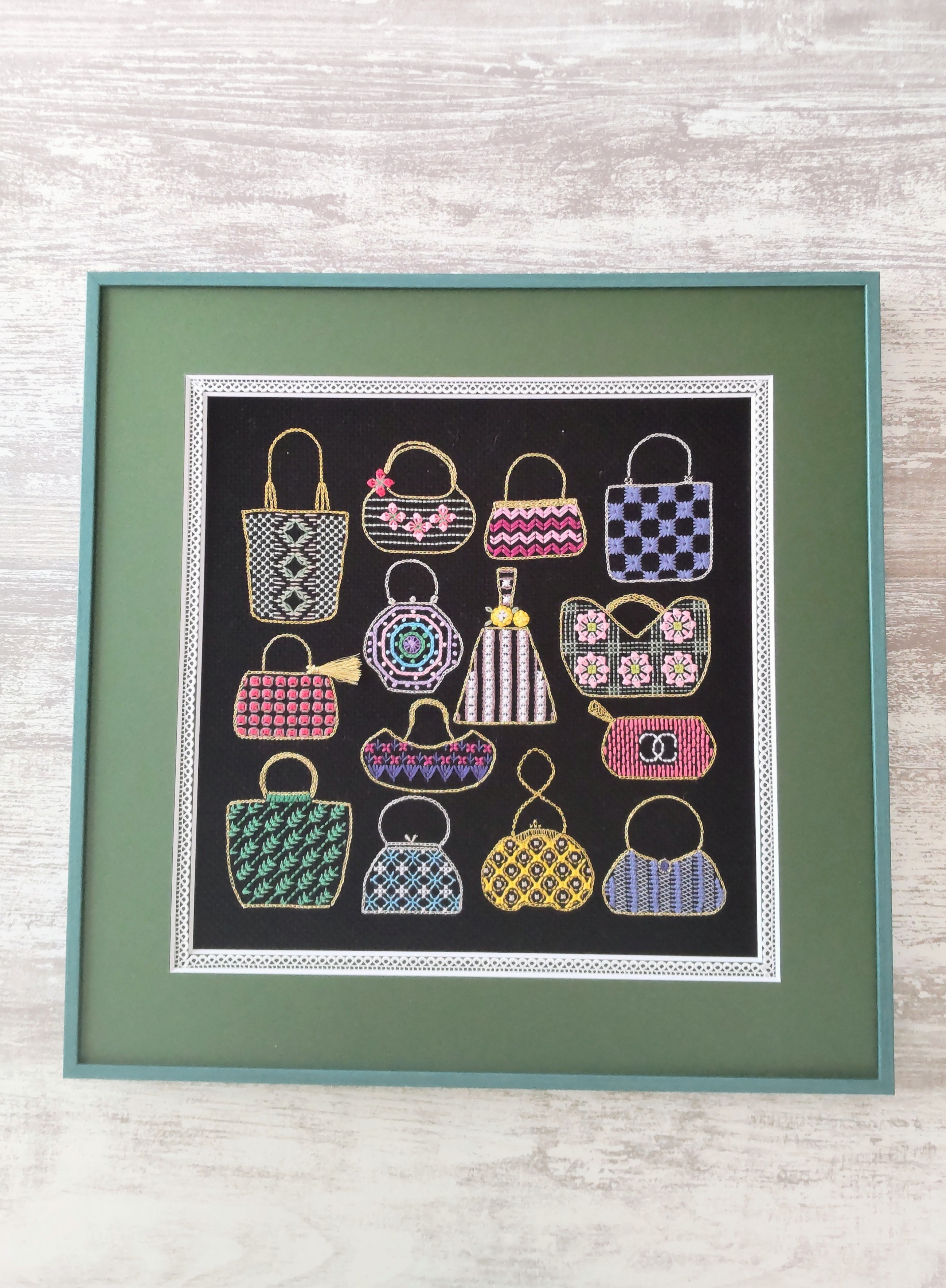 fra-me 刺繍で描く「バッグのサンプラー」 はる