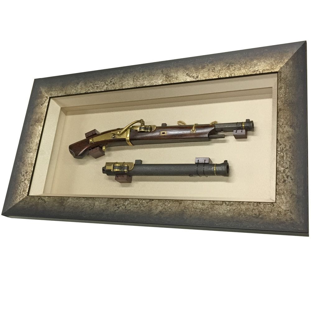 売れ筋ランキングも掲載中！ 火縄銃のレプリカ 額縁の中に台座を設けて、平行に見栄え良く その他