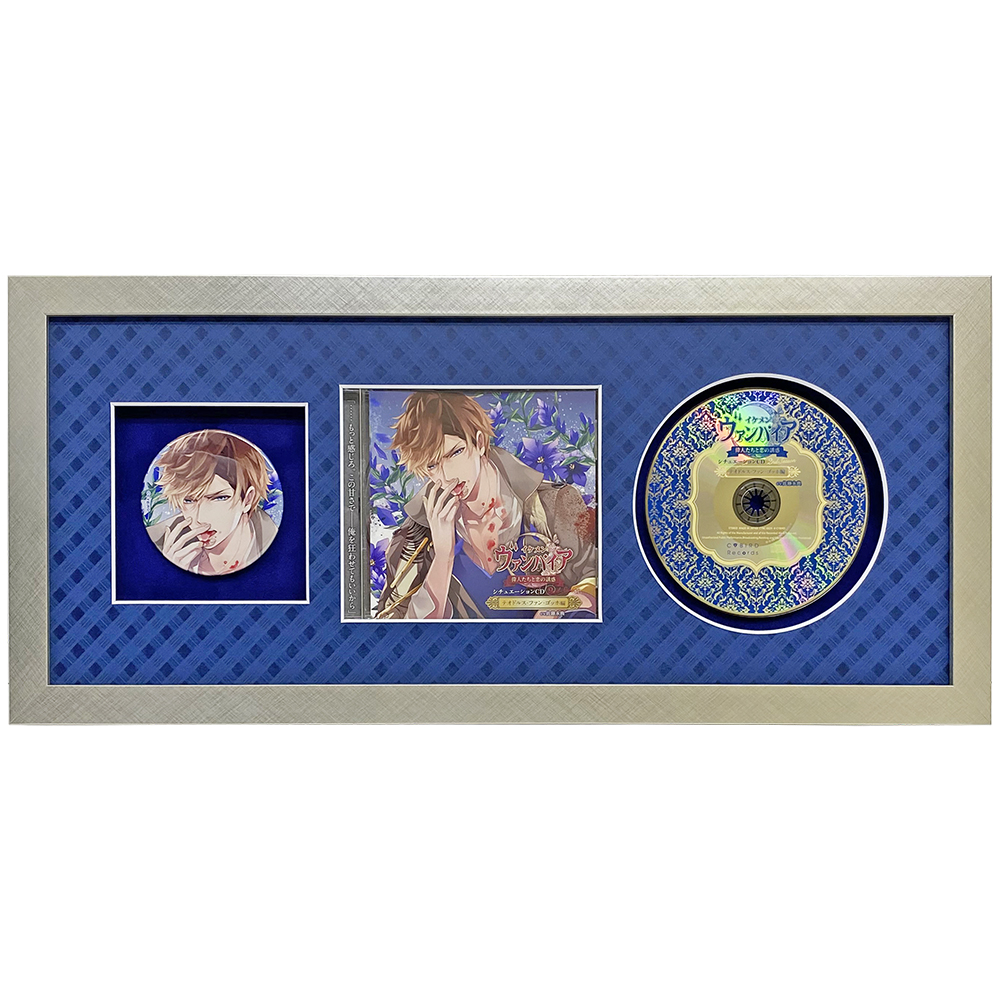 Cdジャケットとcd 缶バッジ 初回限定盤のドラマcd 特典の缶バッジも一緒に飾りました