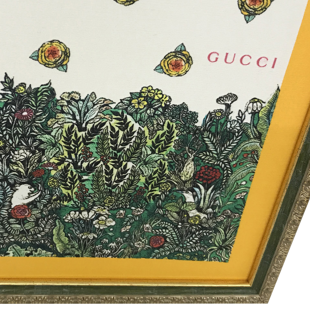 ヒグチユウコ スカーフ ヒグチユウコ氏×GUCCIのスカーフの額装です